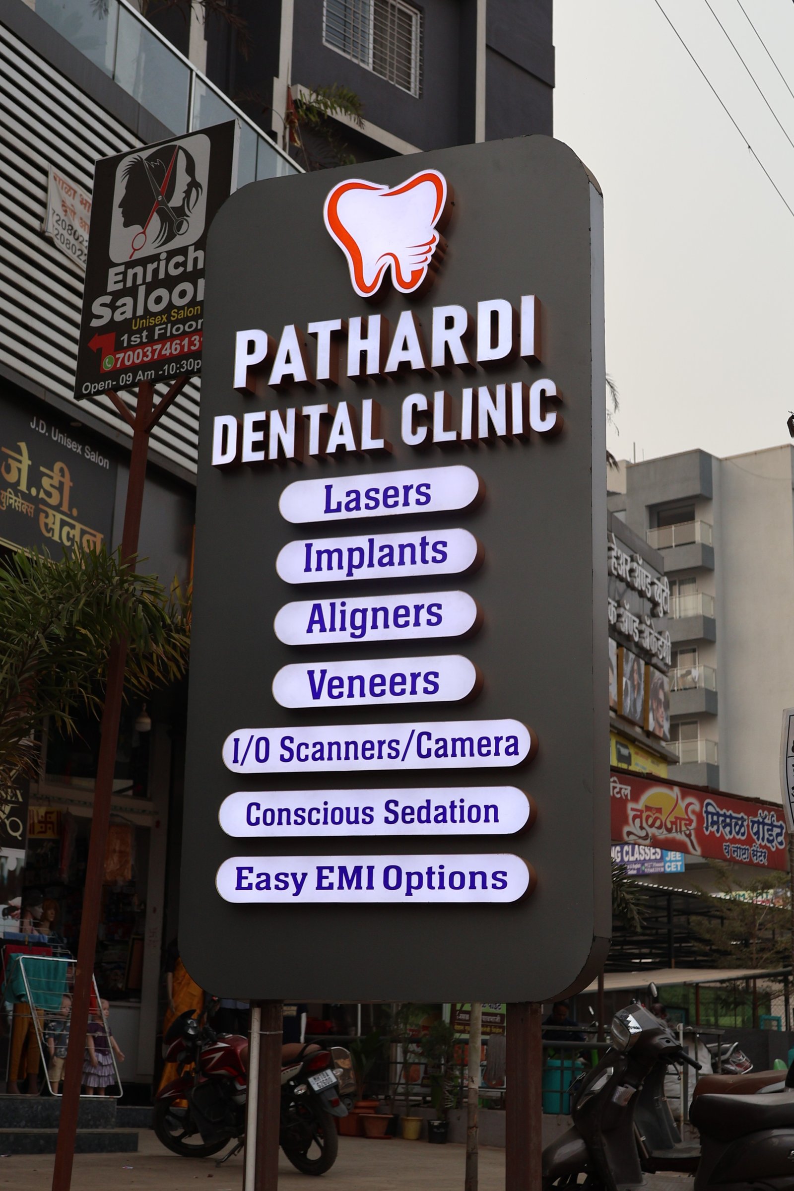 Klaas - Dentist website Webflow template